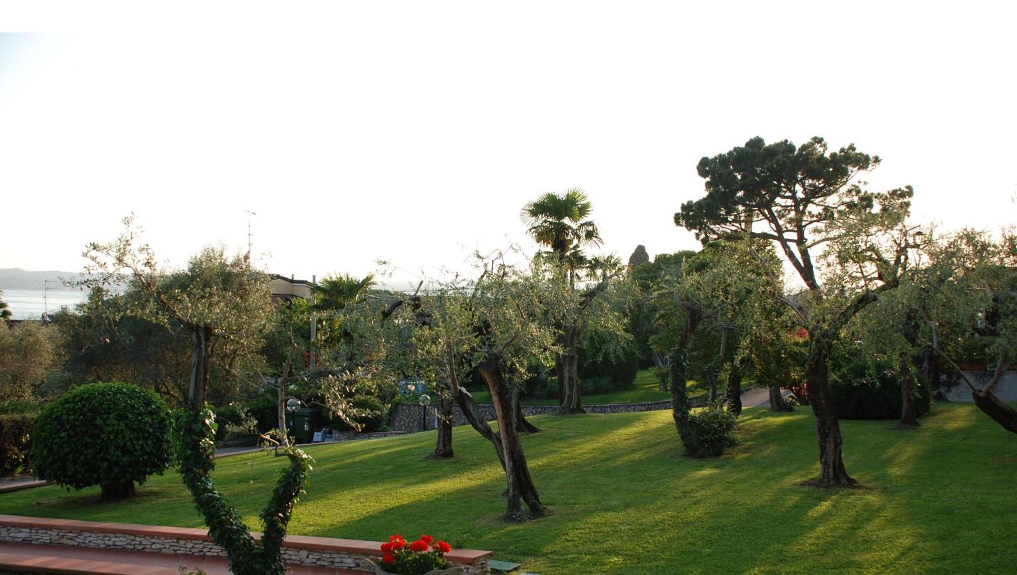 Hotel Desiree - Garda Lake Collection Sirmione Exterior photo