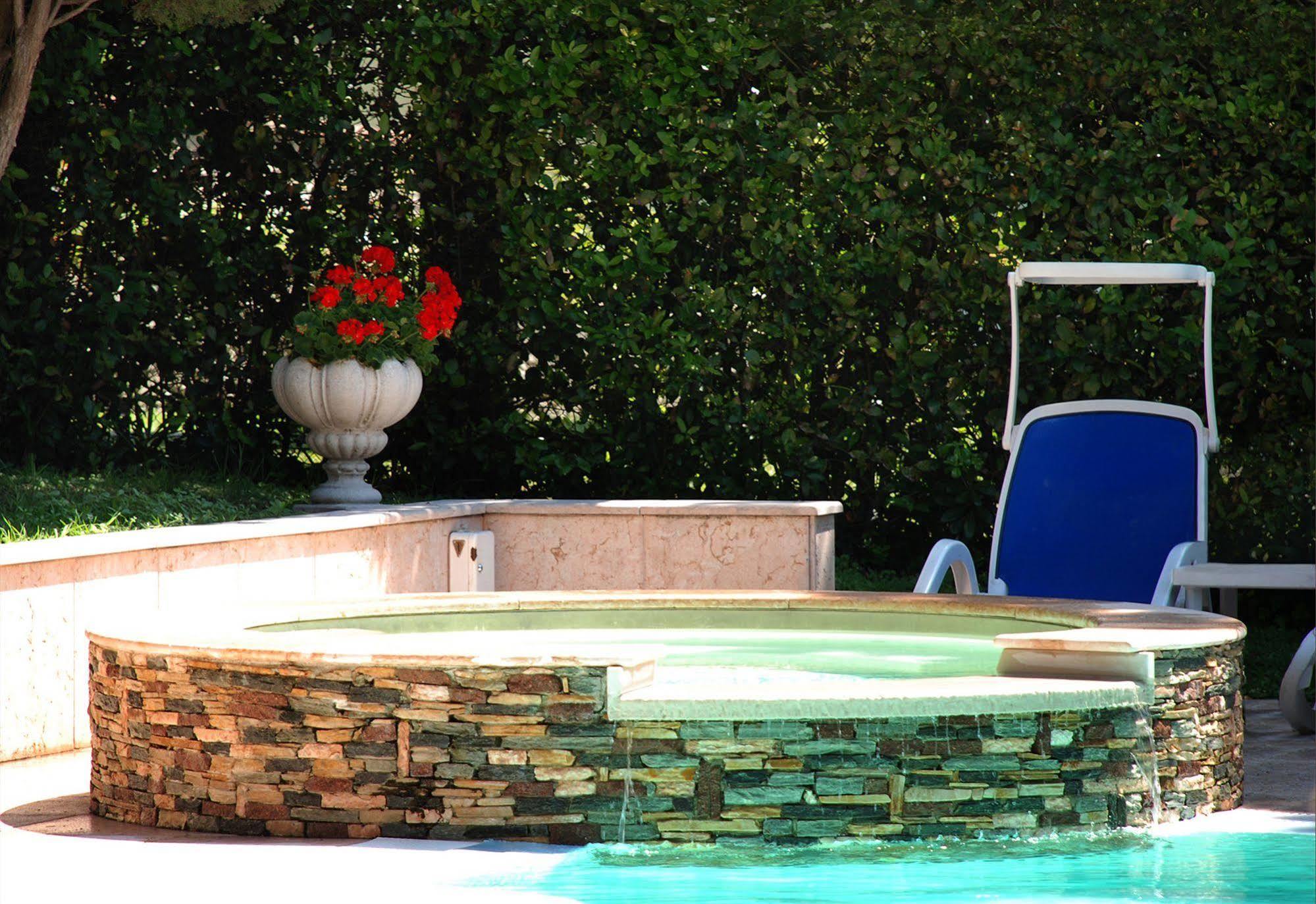Hotel Desiree - Garda Lake Collection Sirmione Exterior photo
